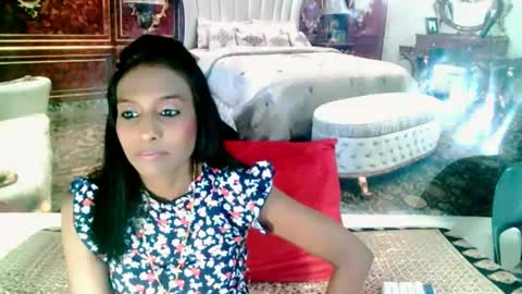 Snapshot of indianlovebug chatting on 01-02-25, 04:41 Leah online show from 01-02-25, 04:41
