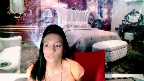 Snapshot of indianlovebug chatting on 01-03-25, 04:33 Leah online show from 01-03-25, 04:33
