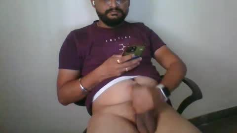 Snapshot of indianlover1433 chatting on 01-28-25, 05:43 Indian lover online show from 01-28-25, 05:43
