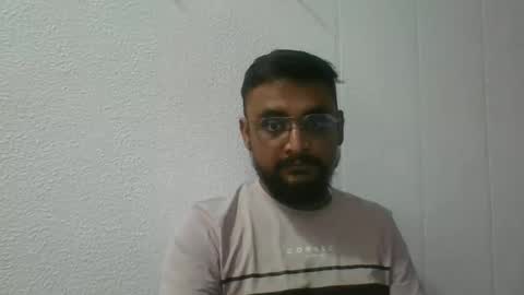 Snapshot of indianlover1433 chatting on 09-10-25, 04:56 Indian lover online show from 09-10-25, 04:56