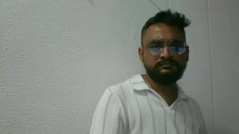 Snapshot of indianlover1433 chatting on 09-20-25, 05:19 Indian lover online show from 09-20-25, 05:19