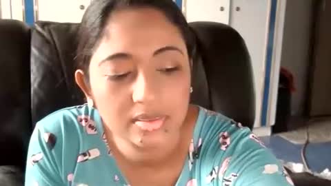 Snapshot of indianplaygal69 chatting on 10-10-25, 05:17 Indianpalgal69 online show from 10-10-25, 05:17
