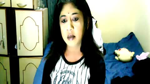 Snapshot of indianpleasures21 chatting on 06-30-26, 06:20 indianpleasures21 online show from 06-30-26, 06:20