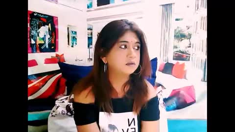 Mika online show from 09-16-25, 05:03