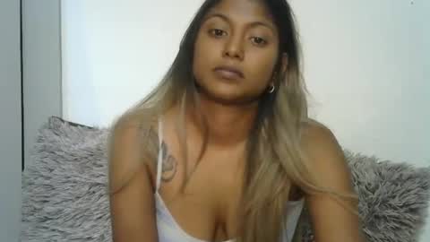 indianqtpie6 online show from 04-23-26, 06:47