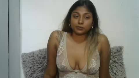 indianqtpie6 online show from 05-19-26, 06:47