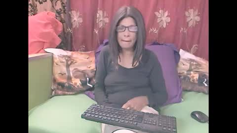 Snapshot of indiansaiyaara chatting on 09-24-25, 12:52 indiansaiyaara online show from 09-24-25, 12:52