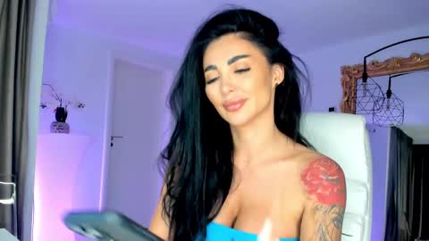 Hellen online show from 02-25-25, 04:10