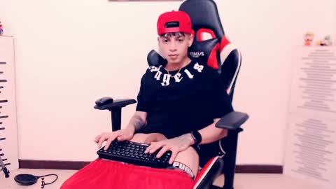 Snapshot of indomitablebeast chatting on 05-27-26, 01:57 matias online show from 05-27-26, 01:57