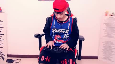 Snapshot of indomitablebeast chatting on 05-28-26, 01:25 matias online show from 05-28-26, 01:25