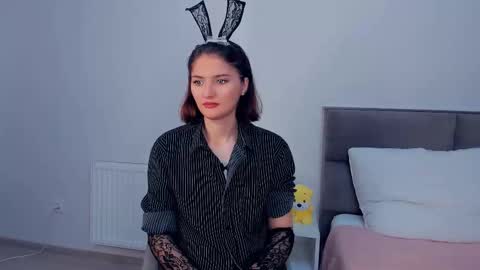 Kira online show from 10-07-25, 04:09