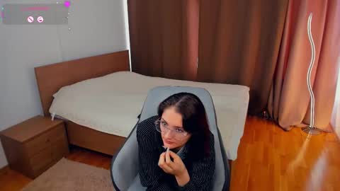 Kira online show from 10-22-25, 04:13