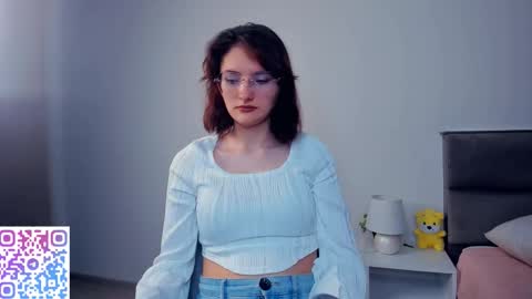 Kira online show from 11-18-25, 04:06