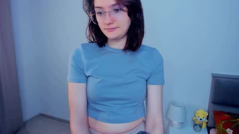 Kira online show from 12-04-25, 04:11