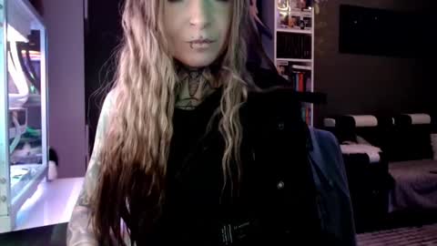 Snapshot of inesdesire chatting on 02-24-25, 07:22 InesDesire online show from 02-24-25, 07:22