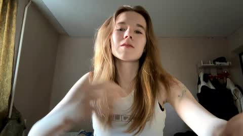 Sofia online show from 05-18-26, 02:23