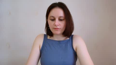 Snapshot of inessa_beauty chatting on 05-24-26, 09:47 Inessa online show from 05-24-26, 09:47