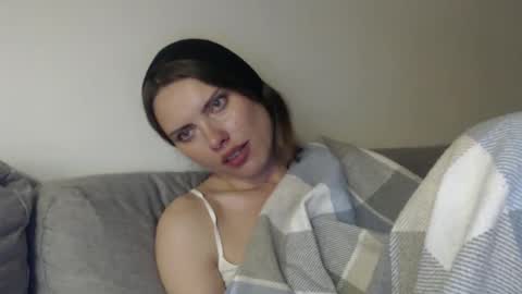 Snapshot of infinitiq45 chatting on 04-13-26, 08:47 Sweet girl online show from 04-13-26, 08:47