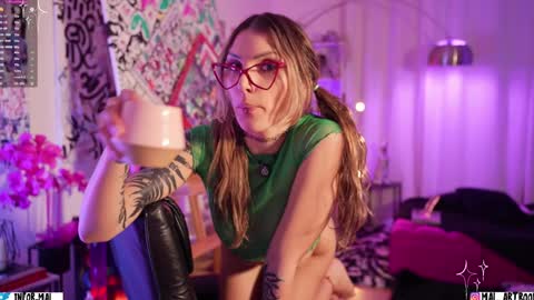 Snapshot of informal_ chatting on 01-17-25, 04:17 MAL ---  online show from 01-17-25, 04:17