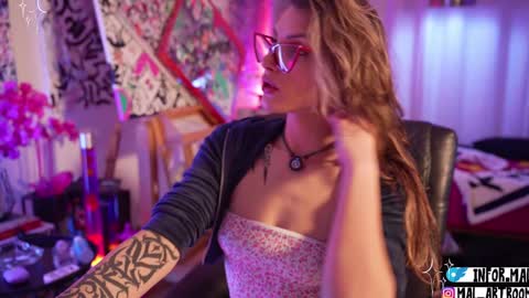 Snapshot of informal_ chatting on 01-21-25, 02:33 MAL ---  online show from 01-21-25, 02:33