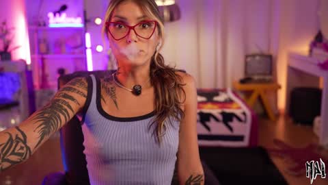 Snapshot of informal_ chatting on 10-10-25, 11:26 MAL ---  online show from 10-10-25, 11:26