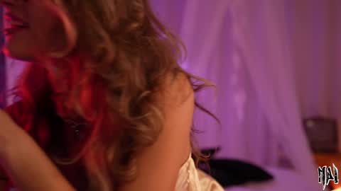 Snapshot of informal_ chatting on 10-30-25, 08:09 MAL ---  online show from 10-30-25, 08:09