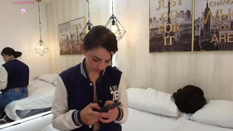 Snapshot of ingrid_rodriguezz chatting on 05-08-26, 12:54 Ingrid online show from 05-08-26, 12:54