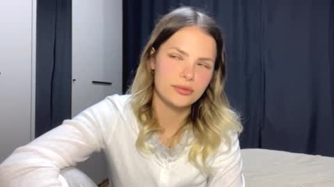 Snapshot of ingridacors chatting on 03-25-26, 04:35 Kira online show from 03-25-26, 04:35