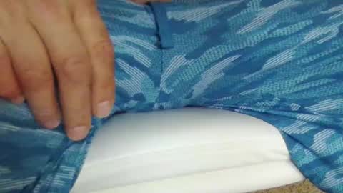 Hanging Out online show from 12-04-25, 12:53