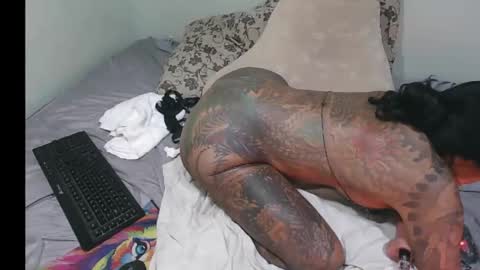 Snapshot of ink_bella chatting on 05-21-26, 06:15 ink bella online show from 05-21-26, 06:15