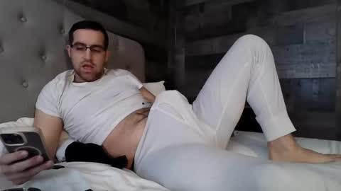 Snapshot of inmybackyard chatting on 12-22-25, 03:31 InMyBackyard online show from 12-22-25, 03:31