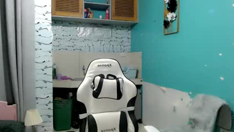 Reign online show from 03-08-26, 06:12