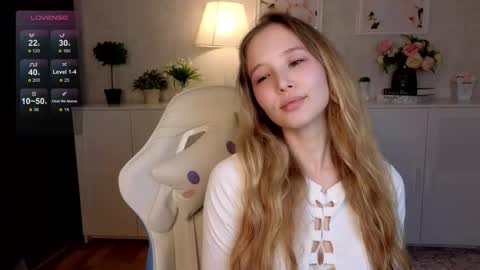 Snapshot of insaneinsomnia chatting on 10-31-25, 09:10 insaneinsomnia online show from 10-31-25, 09:10