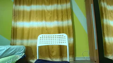 Snapshot of insanephisique chatting on 10-08-25, 05:38 insanephisique online show from 10-08-25, 05:38