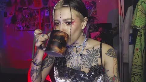 Snapshot of insunnity666 chatting on 12-10-24, 09:33 Insunnity666 online show from 12-10-24, 09:33