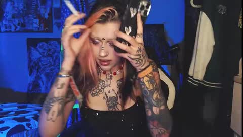 Snapshot of insunnity666 chatting on 12-16-25, 08:36 Insunnity666 online show from 12-16-25, 08:36