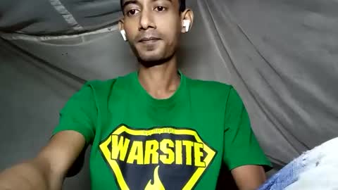 interne8famous online show from 11-09-25, 04:05