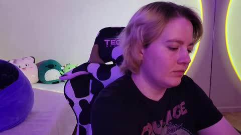 Faye online show from 12-17-24, 04:43