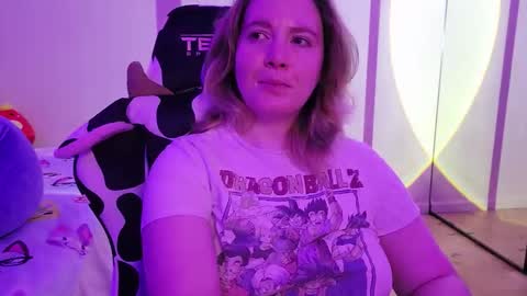 Faye online show from 10-21-25, 04:24