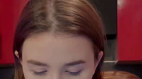 Snapshot of internetsexplorer chatting on 03-12-25, 03:40 Bernadette Join online show from 03-12-25, 03:40