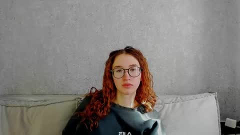 Snapshot of internetsexplorer chatting on 05-10-26, 05:34 Bernadette Join online show from 05-10-26, 05:34