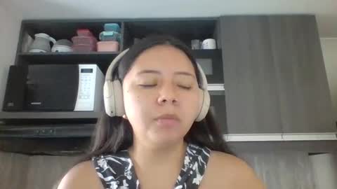 Iris 3 online show from 12-17-25, 02:01