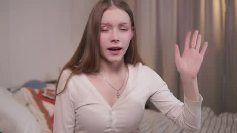 Avie online show from 03-25-26, 01:39