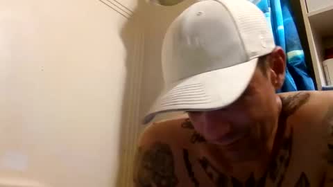 Snapshot of ipleaseherfromdaback chatting on 10-10-25, 08:35 BillyAllen online show from 10-10-25, 08:35