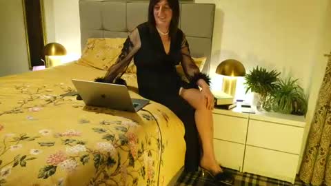 Irena Adler online show from 07-17-26, 11:31