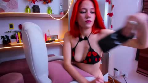 Snapshot of irina_beaux chatting on 03-10-25, 07:50 online show from 03-10-25, 07:50