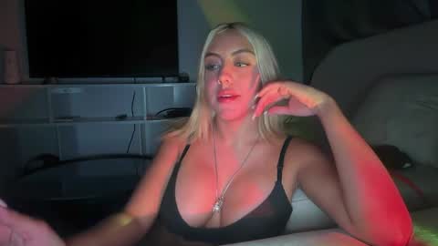 Snapshot of irinanovnahs chatting on 06-05-26, 06:52 Im Irina online show from 06-05-26, 06:52