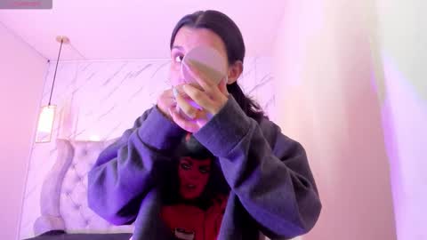 iris_77 online show from 09-29-25, 06:35