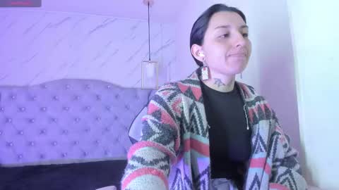 iris_77 online show from 09-30-25, 06:35