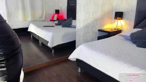 Queen Iris online show from 03-12-26, 03:29